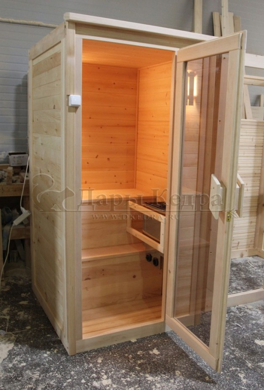 Одноместная финская сауна кабина из кедра с электрокаменкой